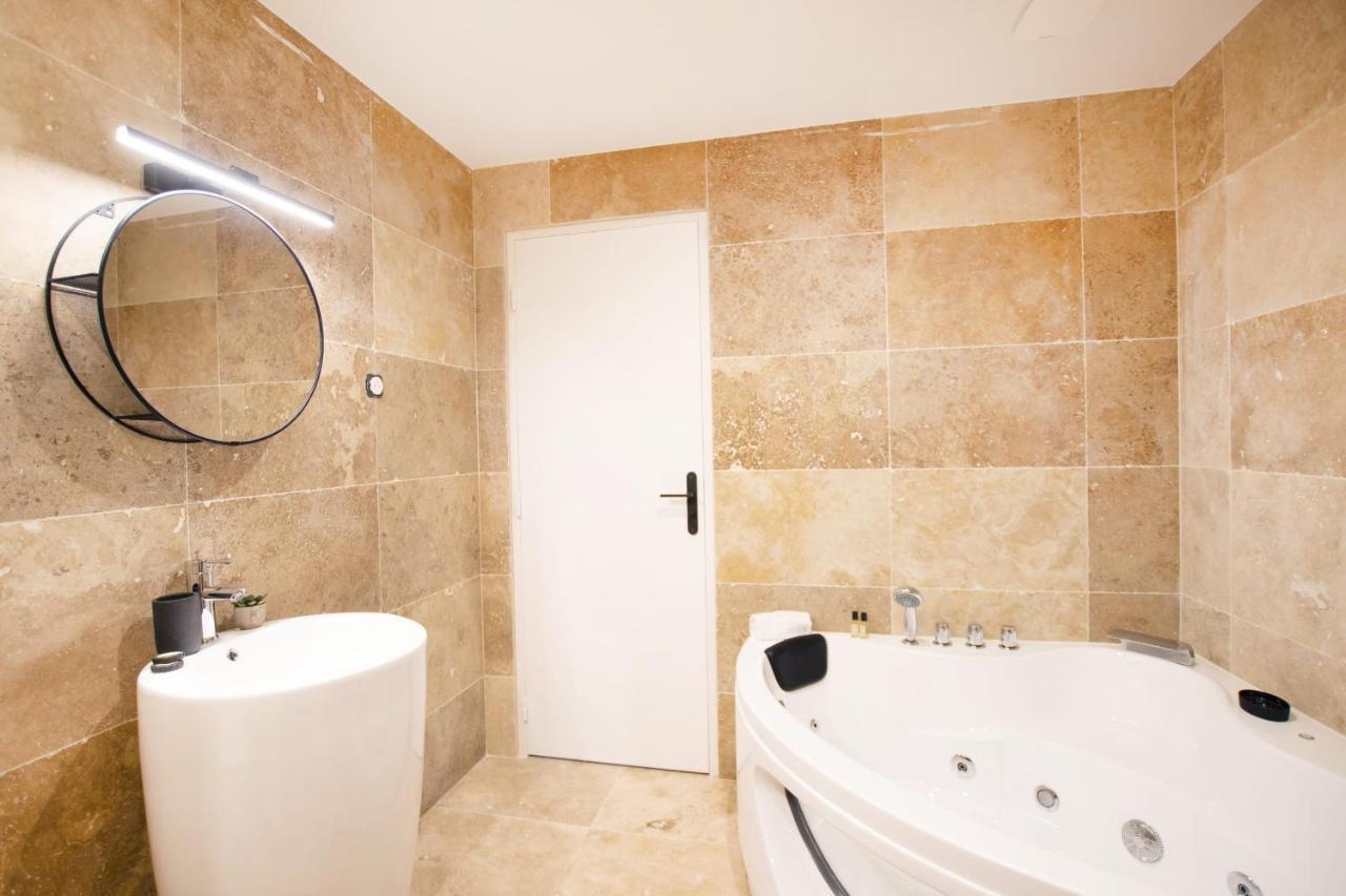 Апартаменти Guestready - Studio With Jacuzzi In The 10 Th Париж Екстер'єр фото
