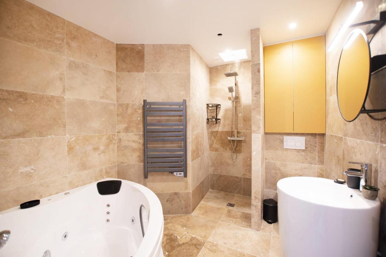 Апартаменти Guestready - Studio With Jacuzzi In The 10 Th Париж Екстер'єр фото